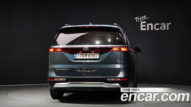 Kia Carnival из Кореи Encar