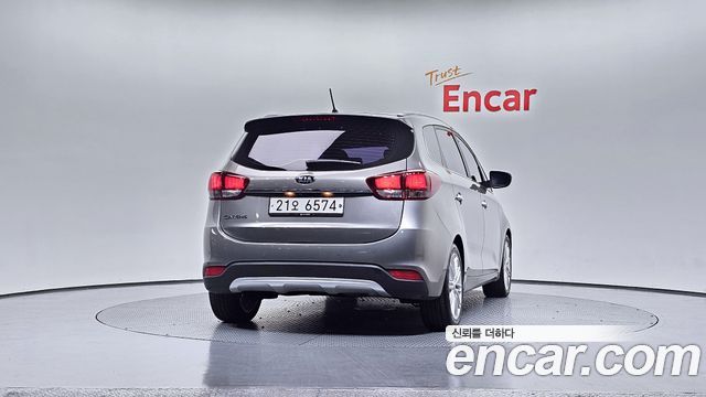 Kia Carens из Кореи Encar