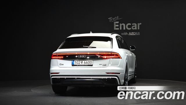 Audi Q8 55 TFSI Quattro Premium — пробег 81 791 км — фото 4 из 5