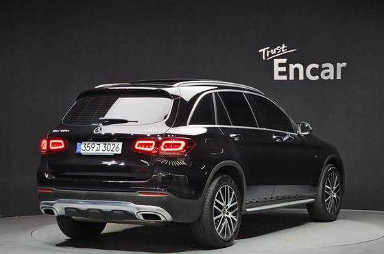 Mercedes-Benz GLC-Class GLC300e 4MATIC — пробег 71 418 км — фото 2 из 5