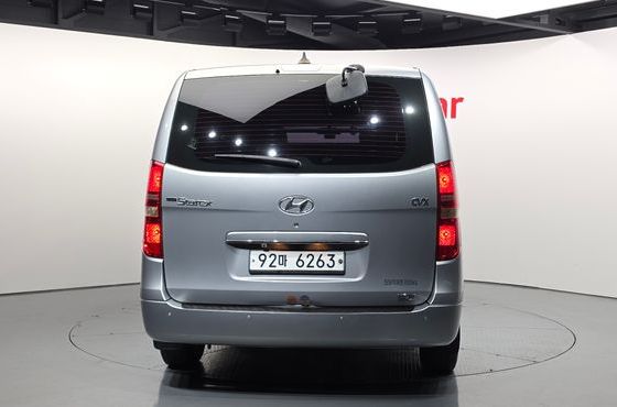 Hyundai Starex 5-Seater VAN CVX Luxury — пробег 202 807 км — фото 4 из 5