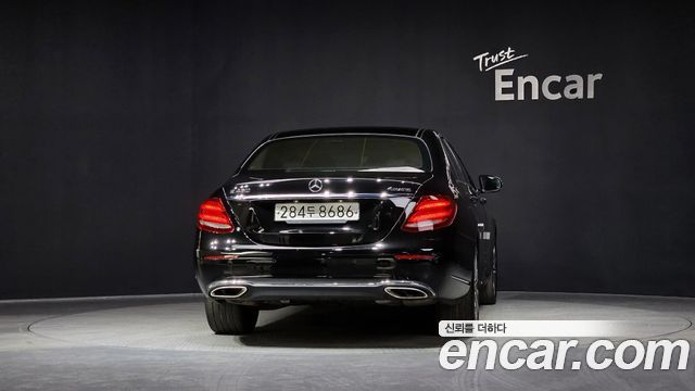Mercedes-Benz E-Class из Кореи Encar