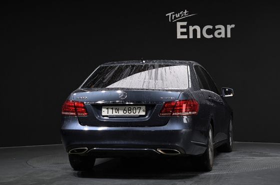Mercedes-Benz E-Class E220 Bluetec Avantgarde — пробег 118 577 км — фото 4 из 5
