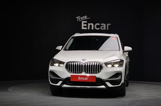 BMW X1 xDrive 20i xLine — пробег 82 151 км — фото 3 из 5