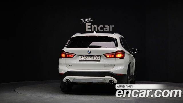 BMW X1 xDrive 20i xLine — пробег 82 151 км — фото 4 из 5