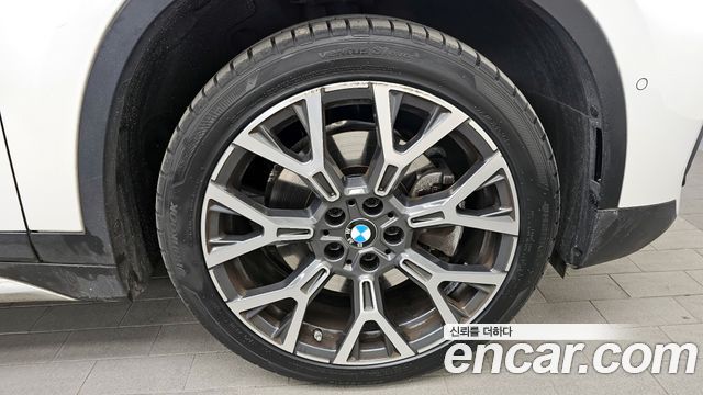 BMW X1 xDrive 20i xLine — пробег 82 151 км — фото 5 из 5
