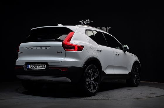 Volvo XC40 B4 Inscription — пробег 108 997 км — фото 2 из 5