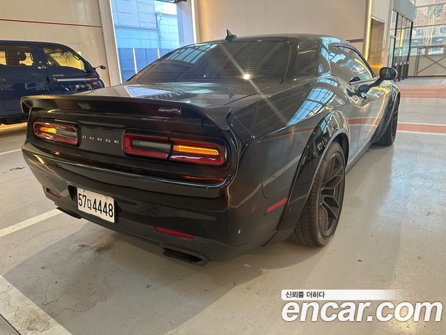 Dodge Challenger 6.2 — пробег 19 000 км — фото 4 из 5