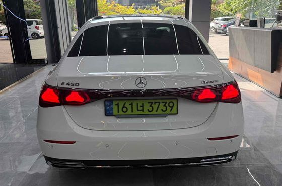 Mercedes-Benz E-Class E450 4MATIC Exclusive — пробег 9 000 км — фото 4 из 5