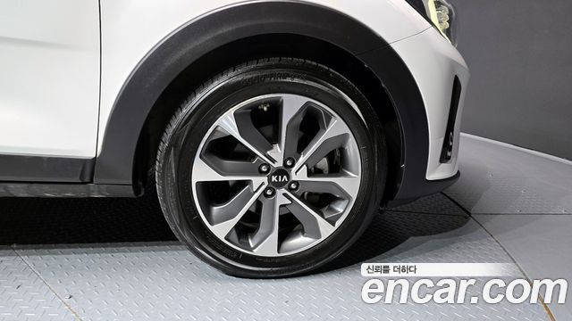 Kia Stonic из Кореи Encar