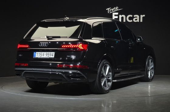 Audi Q7 55 TFSI Quattro Premium — пробег 108 522 км — фото 2 из 5