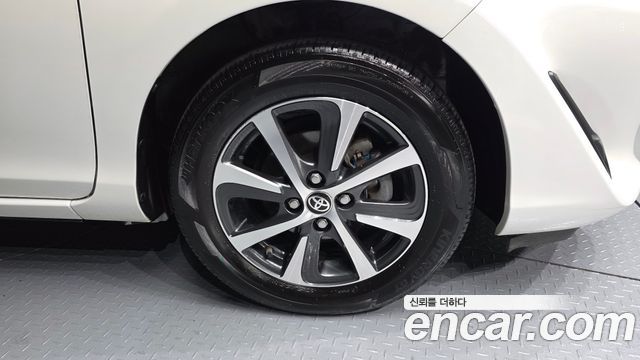 Toyota Prius из Кореи Encar