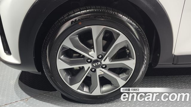 Kia Stonic из Кореи Encar