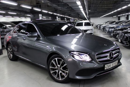 Mercedes-Benz E-Class E300 4MATIC Avnatgarde — пробег 88 400 км — фото 1 из 5