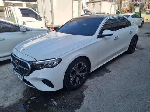 Mercedes-Benz E-Class E200 Avantgarde — пробег 10 000 км — фото 3 из 5