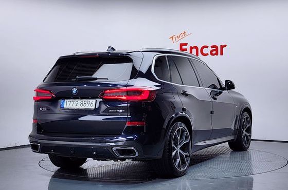 BMW X5 xDrive 45e M Sport — пробег 122 778 км — фото 2 из 5