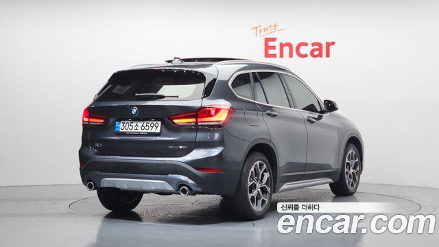 BMW X1 xDrive 20i xLine — пробег 22 422 км — фото 2 из 5