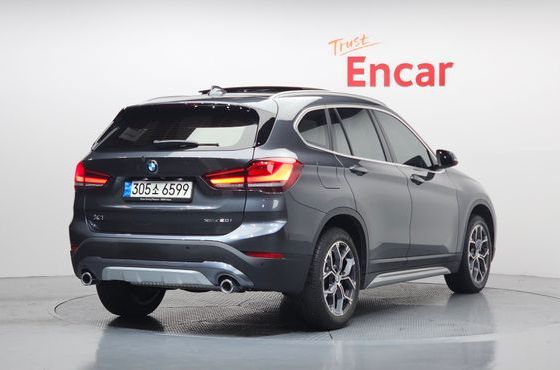 BMW X1 xDrive 20i xLine — пробег 22 422 км — фото 2 из 5
