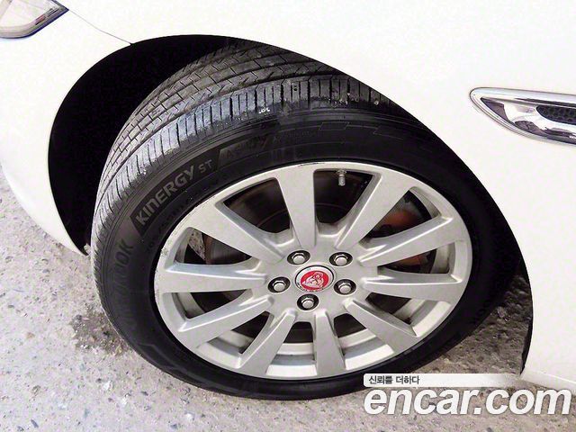 Jaguar XE 20d Perstige AWD — пробег 119 866 км — фото 5 из 5
