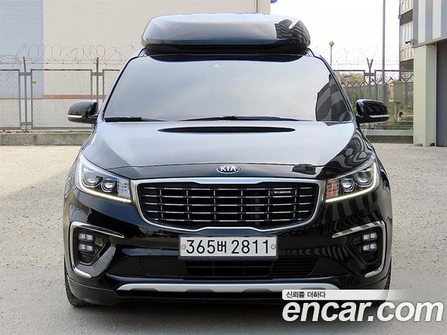 Kia Carnival 9-Seater Hi-Limousine Prestige — пробег 256 046 км — фото 1 из 5