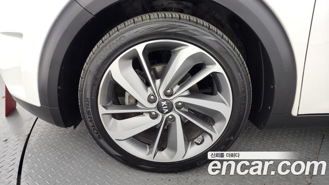 Kia Niro Prestige — пробег 124 520 км — фото 5 из 5