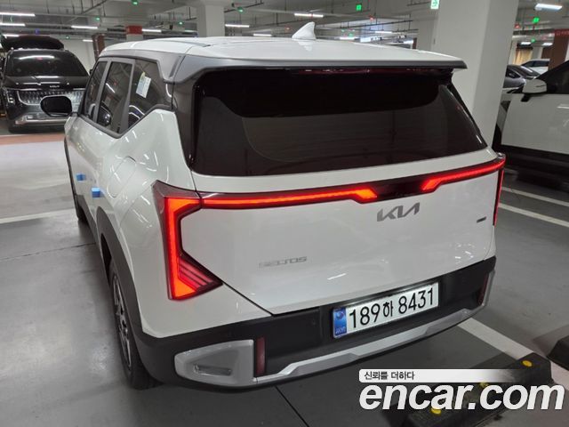 Kia Seltos HEV 1.6 2WD Trendy — пробег 1 050 км — фото 3 из 5