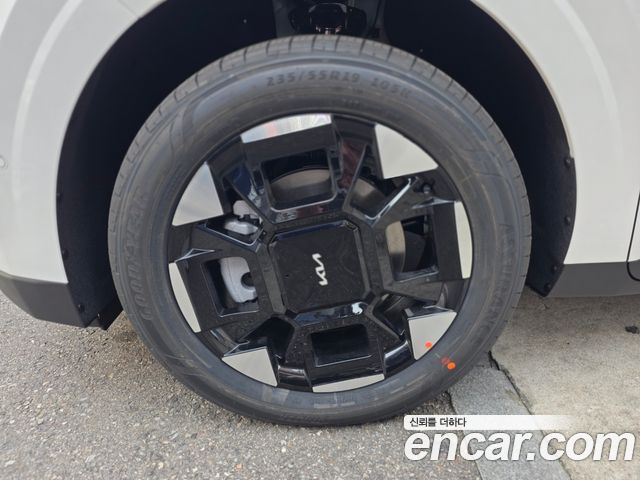 Kia Carnival HEV 9 seater Prestige — пробег 1 800 км — фото 5 из 5