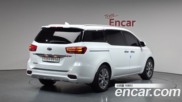 Kia Carnival 9-Seater Noblesse Special — пробег 63 037 км — фото 2 из 5