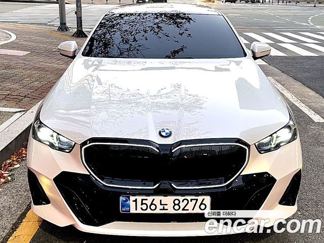 BMW 5-Series 530i xDrive M Sport Pro Special Edition — пробег 1 600 км — фото 1 из 5