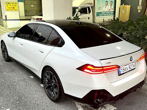 BMW 5-Series 530i xDrive M Sport Pro Special Edition — пробег 1 600 км — фото 4 из 5