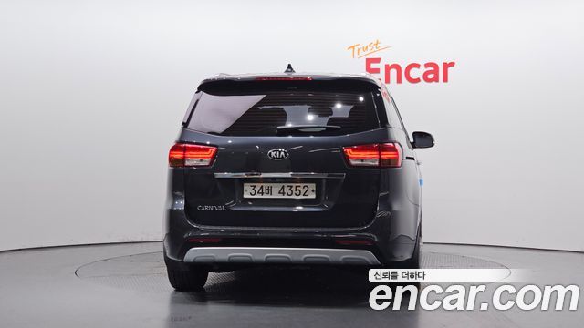 Kia Carnival из Кореи Encar