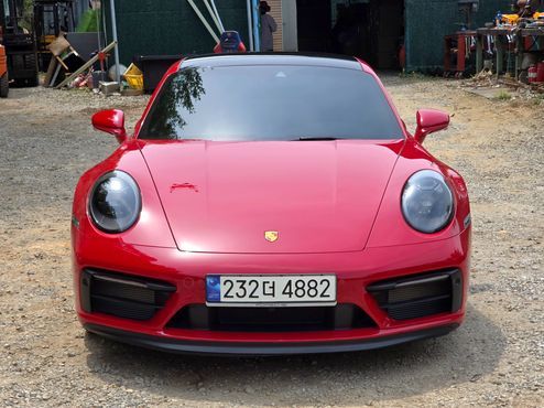 Porsche 911 Carrera GTS — пробег 2 000 км — фото 4 из 5