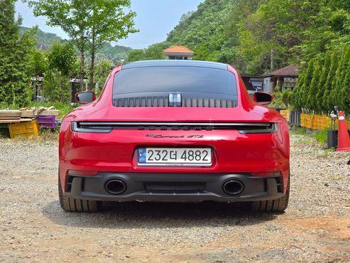 Porsche 911 Carrera GTS — пробег 2 000 км — фото 5 из 5
