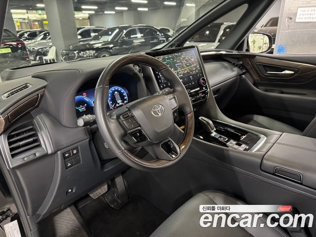 Toyota Alphard 2.5 HEV Executive AWD — пробег 8 900 км — фото 4 из 5