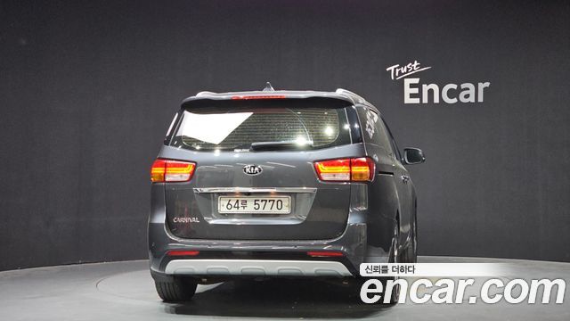 Kia Carnival из Кореи Encar