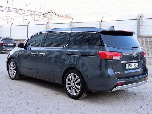 Kia Carnival Gasoline 9-seater Noblesse — пробег 97 543 км — фото 3 из 5
