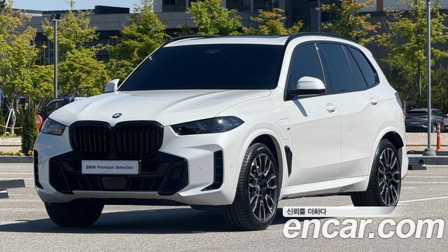 BMW X5 xDrive 50e M Sport — пробег 12 600 км — фото 1 из 5