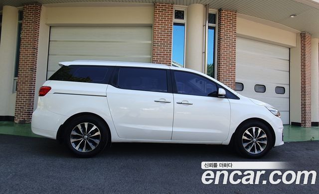 Kia Carnival из Кореи Encar