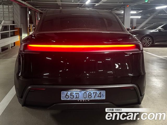 Tesla Model Y Premium RWD — пробег 789 км — фото 3 из 5