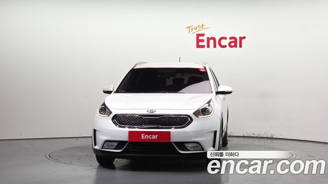 Kia Niro Prestige — пробег 242 278 км — фото 3 из 5