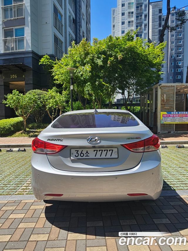 Hyundai AVANTE M16 GDI Deluxe — пробег 170 000 км — фото 4 из 5