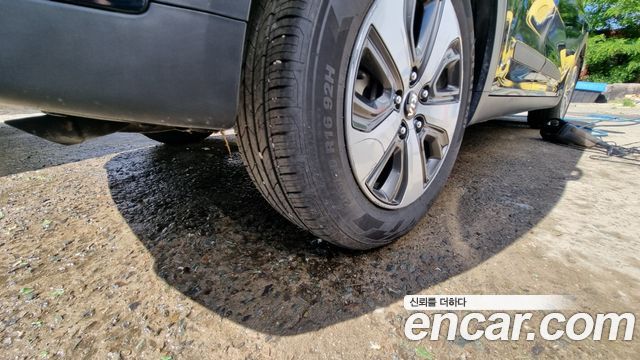 Kia Niro Prestige — пробег 152 000 км — фото 2 из 5