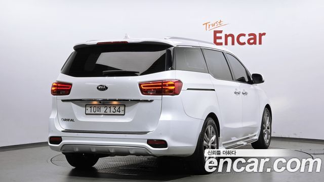 Kia Carnival из Кореи Encar