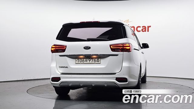 Kia Carnival из Кореи Encar