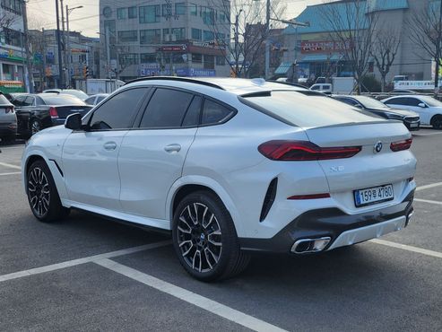 BMW X6 xDrive40i M Sport — пробег 2 050 км — фото 5 из 5