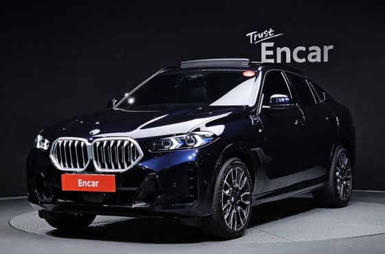BMW X6 xDrive40i M Sport — пробег 32 825 км — фото 1 из 5