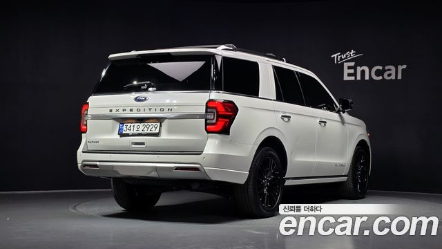 Ford Expedition Platinum 4WD 7Seater — пробег 14 788 км — фото 2 из 5
