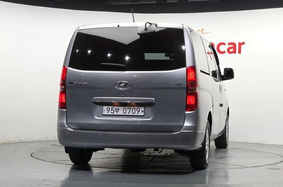 Hyundai Starex Van 5-Seater Smart — пробег 134 295 км — фото 4 из 5