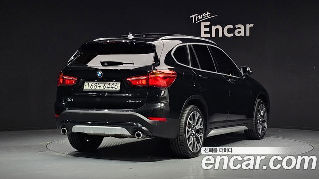 BMW X1 xDrive 20i xLine — пробег 83 821 км — фото 2 из 5