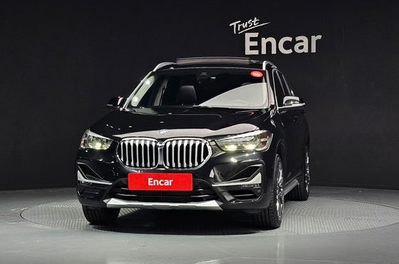 BMW X1 xDrive 20i xLine — пробег 83 821 км — фото 3 из 5